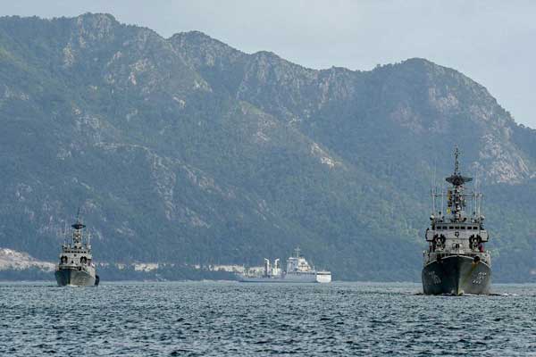 Kapal RRC di Wilayah Zona Ekonomi Eksklusif Indonesia: Pelanggaran Atas Hukum Internasional?